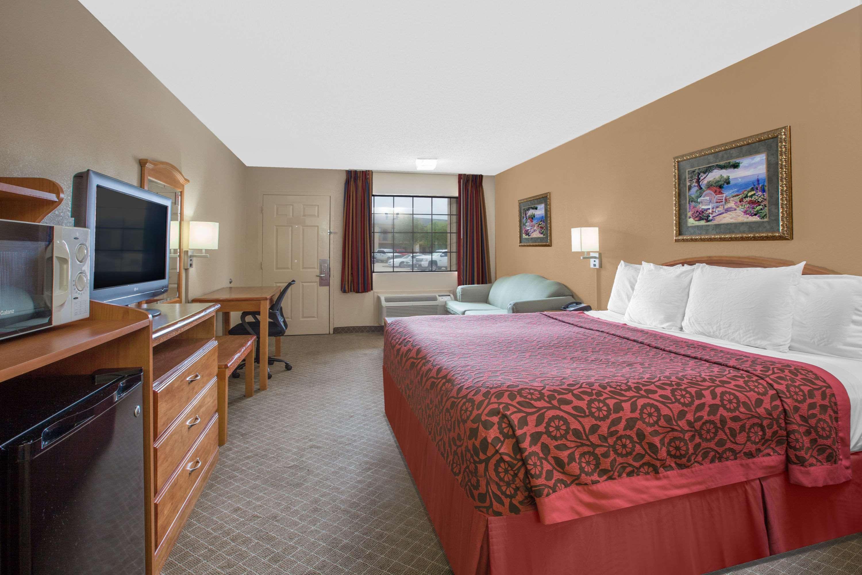 Days Inn By Wyndham Ruston La Esterno foto