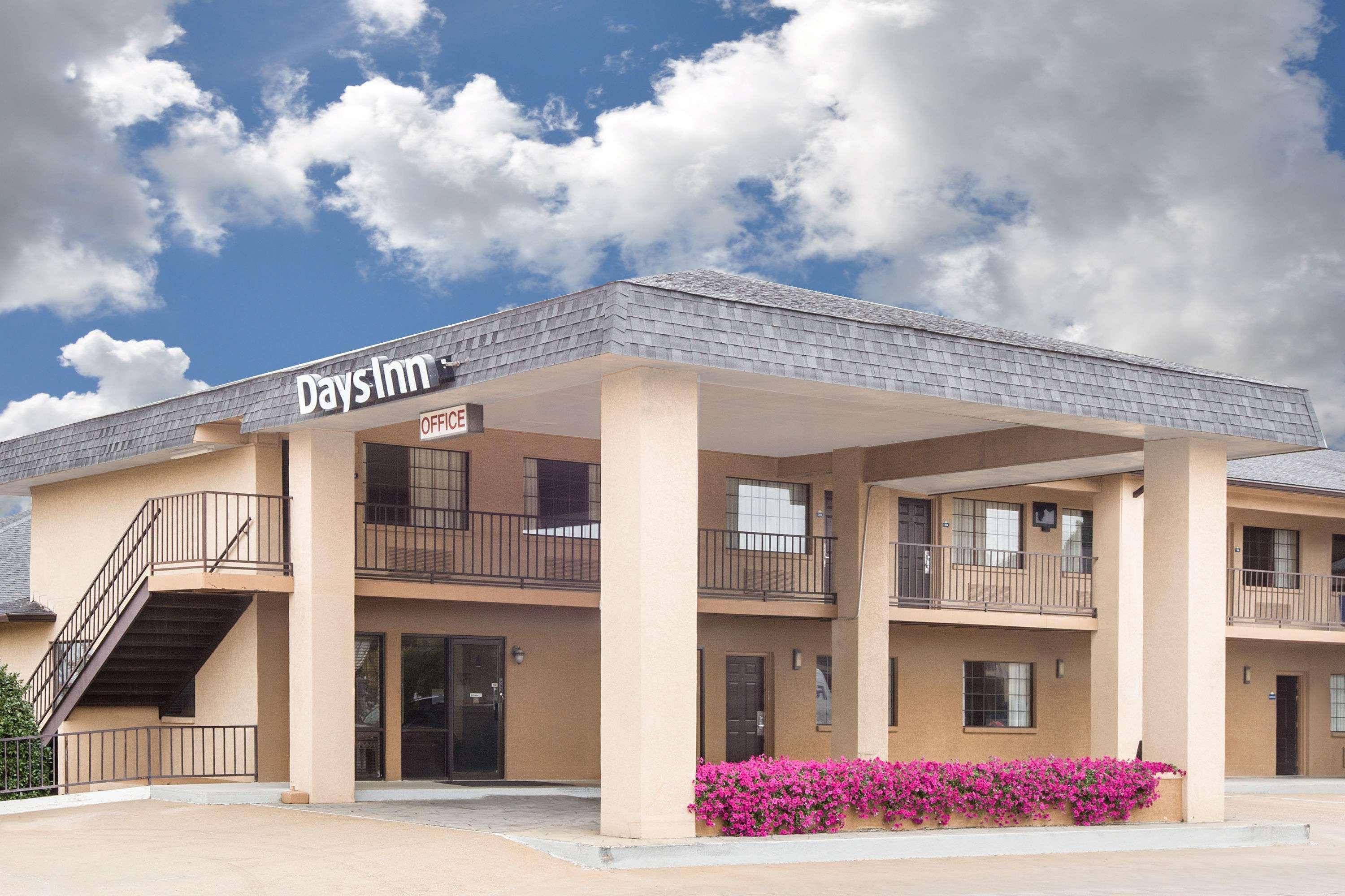 Days Inn By Wyndham Ruston La Esterno foto