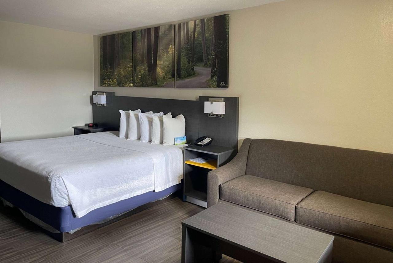 Days Inn By Wyndham Ruston La Esterno foto