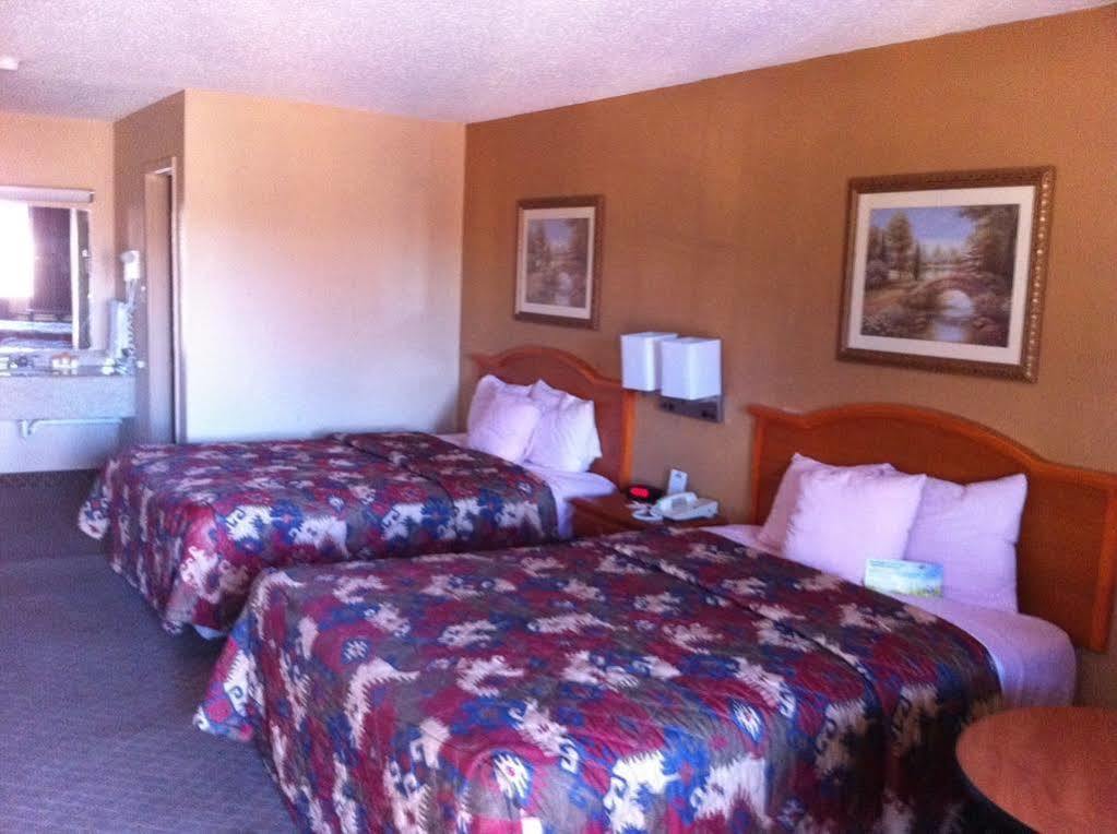 Days Inn By Wyndham Ruston La Esterno foto