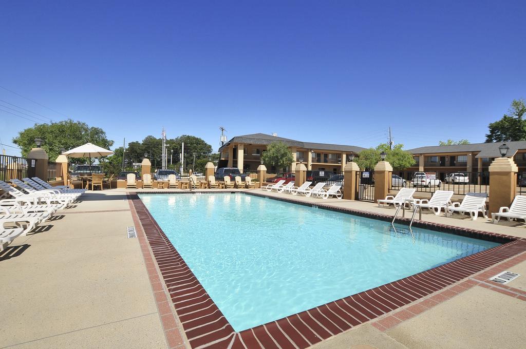 Days Inn By Wyndham Ruston La Esterno foto